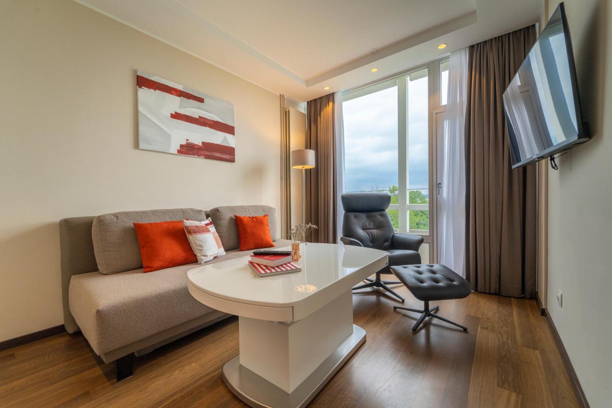 Pakat Residences Виена Екстериор снимка