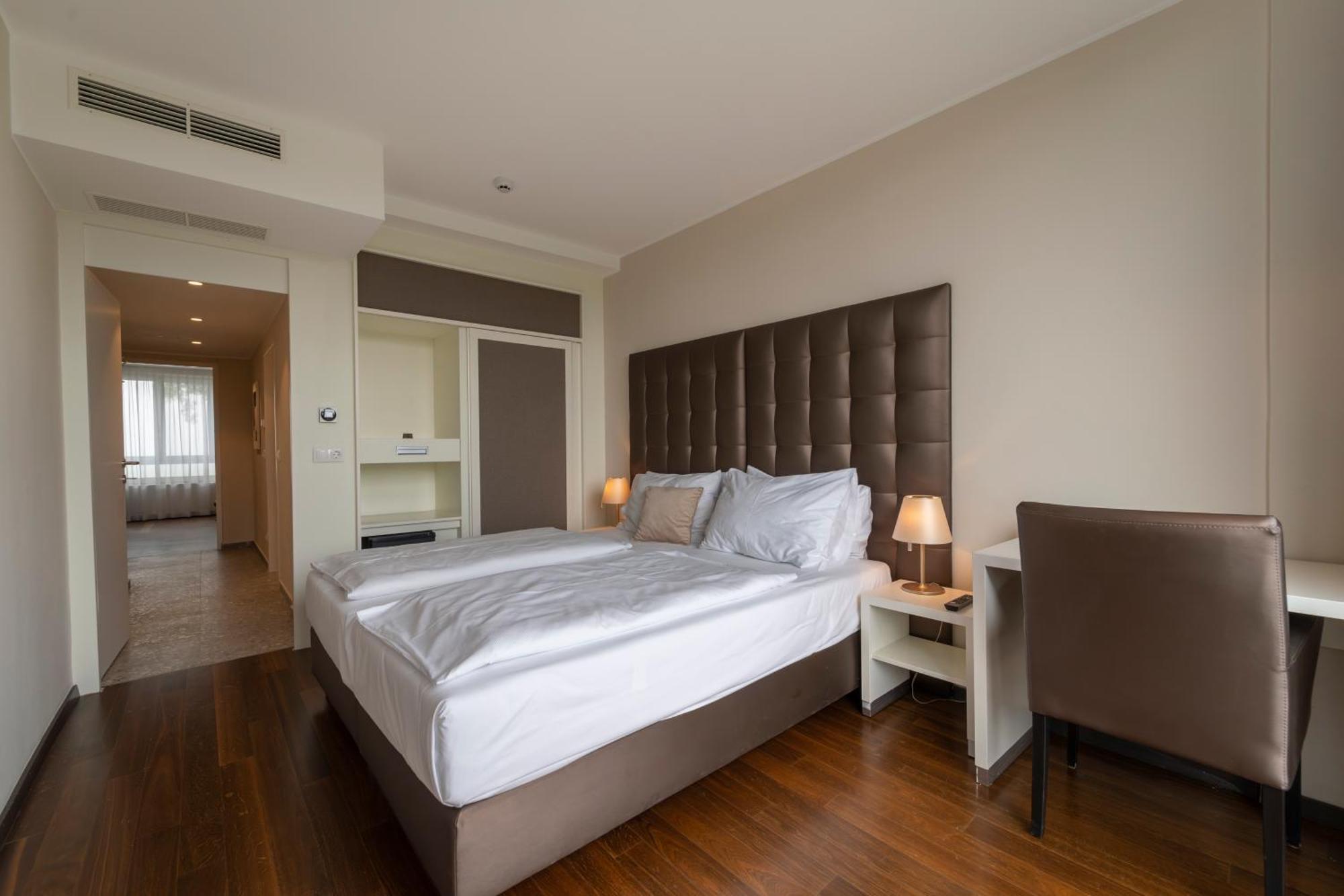 Pakat Residences Виена Екстериор снимка